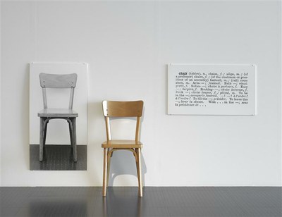 Joseph KOSUTH, One and Three Chairs / Photo (C) Centre Pompidou, MNAM-CCI, Dist. RMN-Grand Palais / Philippe Migeat